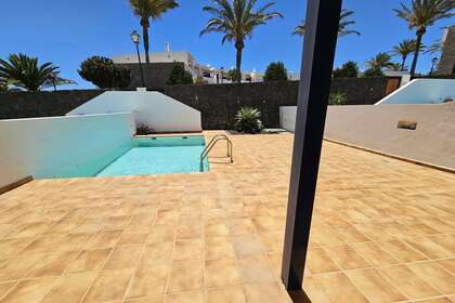 Duplex na prodej v Playa Blanca, Yaiza, Lanzarote. 